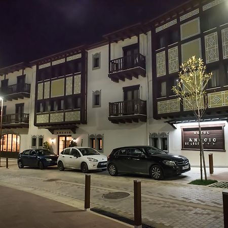Anesis Hotel 卡尔派尼西翁 外观 照片